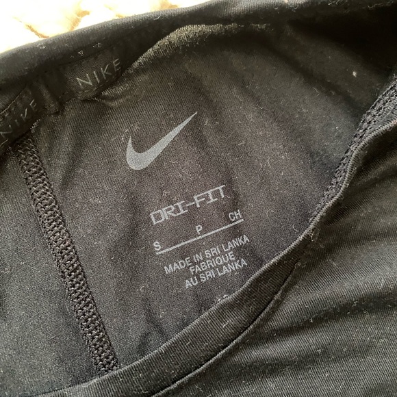 NIKE TRAINING/ CROP TOP DRI-FIT / BLACK-RED / SIZE S - Picture 5 of 12